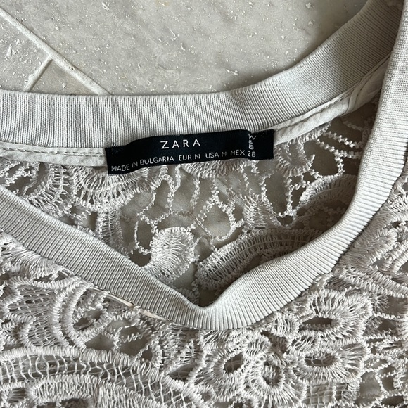 ZARA LACE DETAIL TOP - Picture 2 of 2